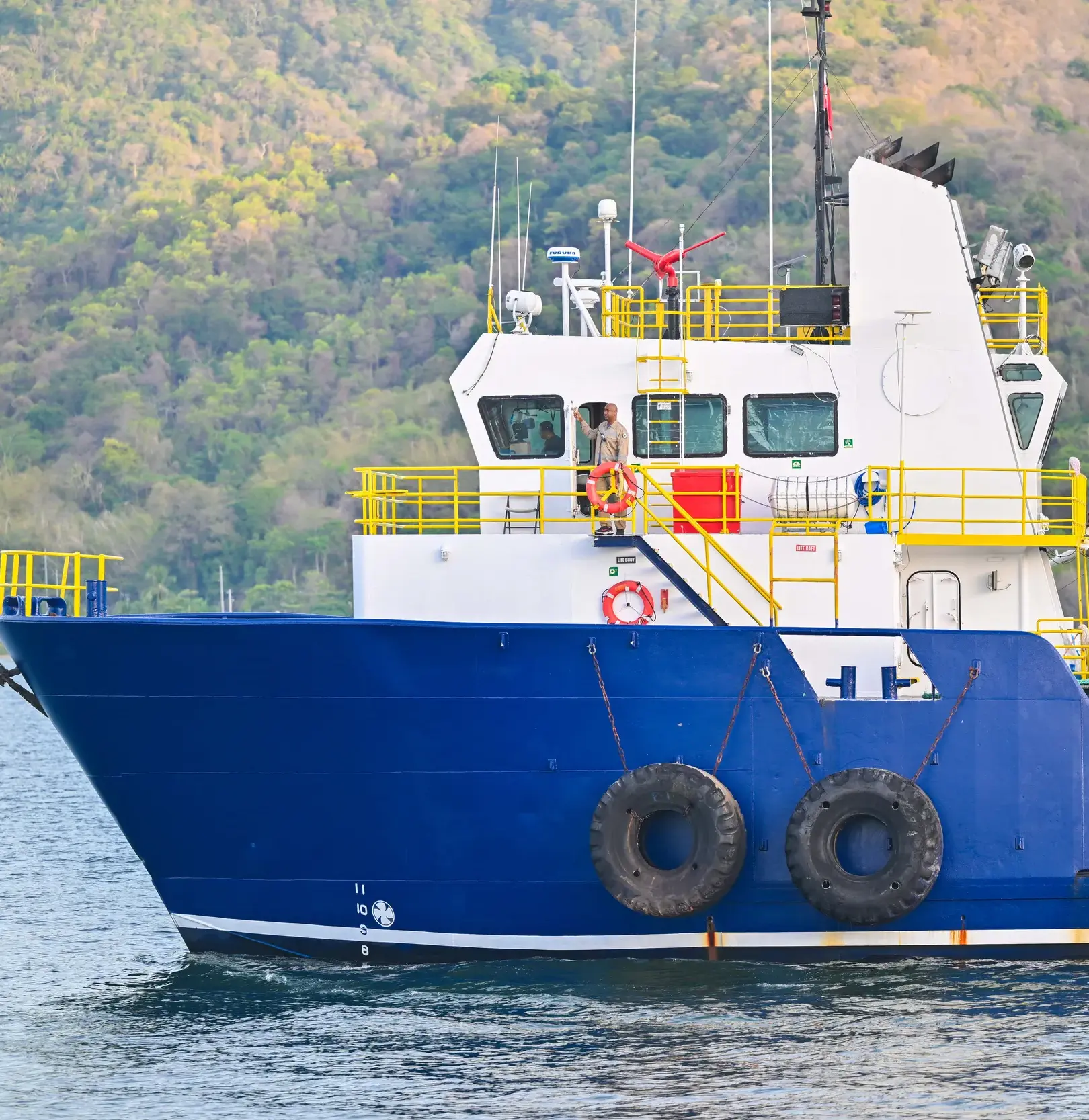 used supply vessel 07840 (2)