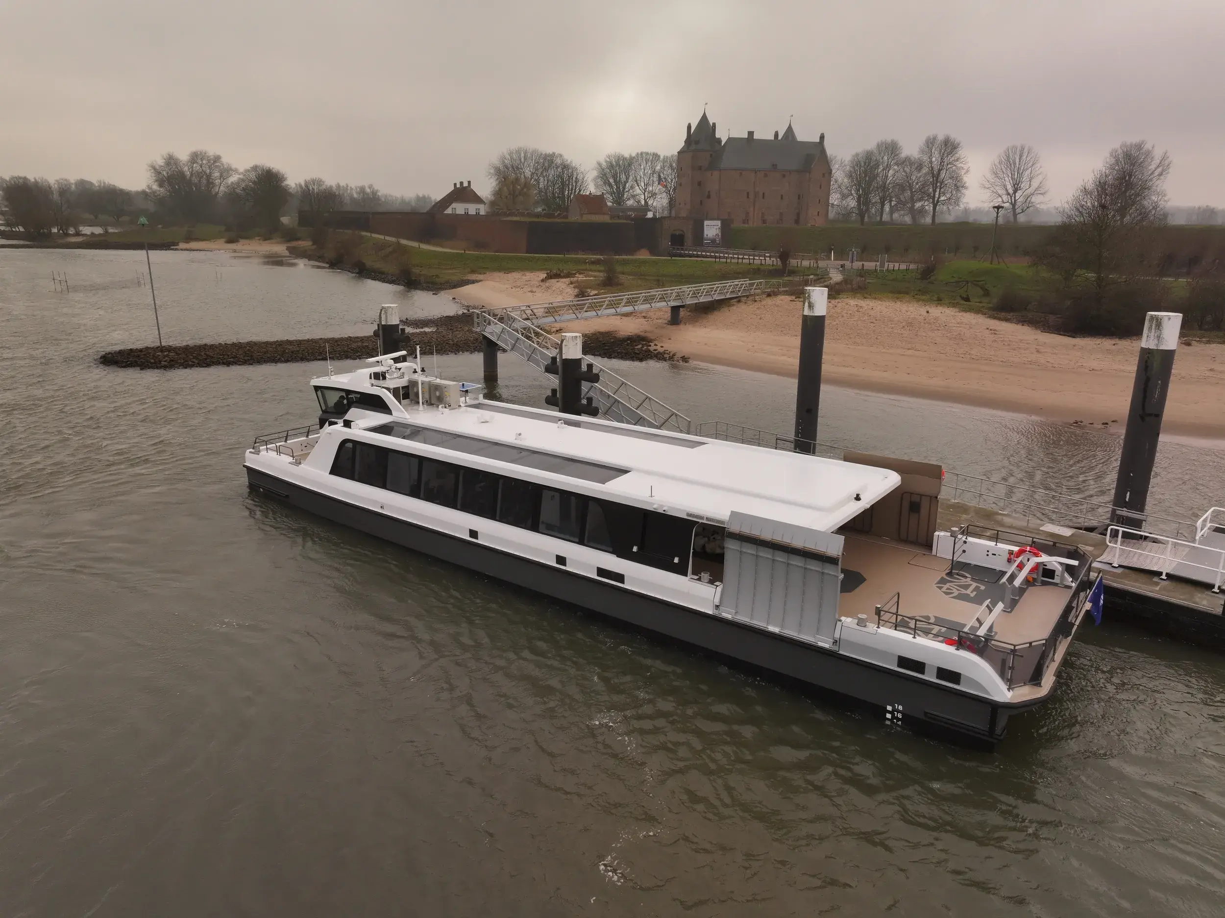 Damen unveils first fully electric ferry Waterbus 2907 Electric 1