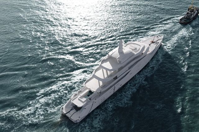 Amels 80 Sold Shortly After Arrival in Vlissingen