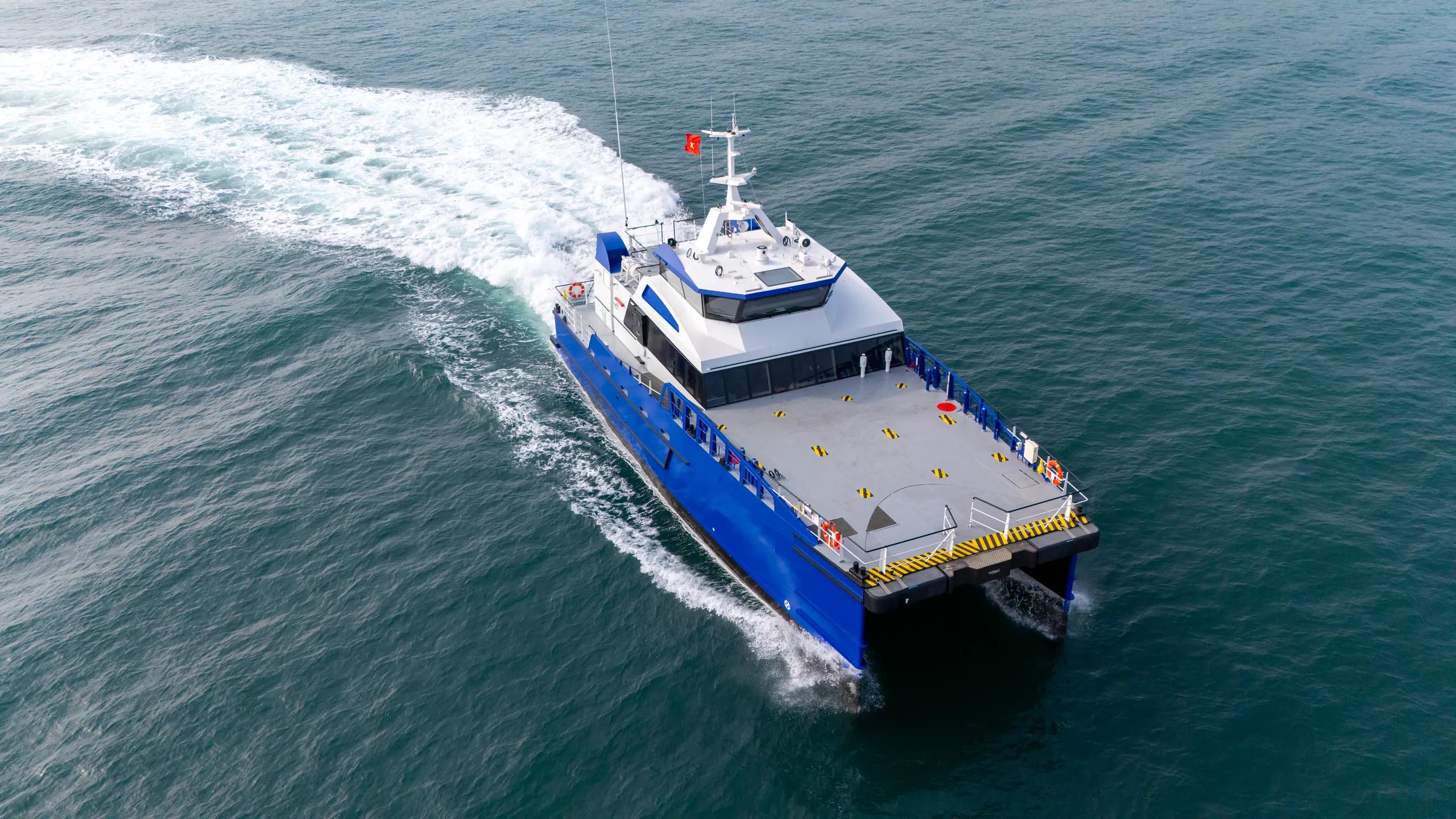 fcs 2710 crewboat aqua victor (2)