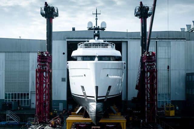 The grand reveal of Amels 6007