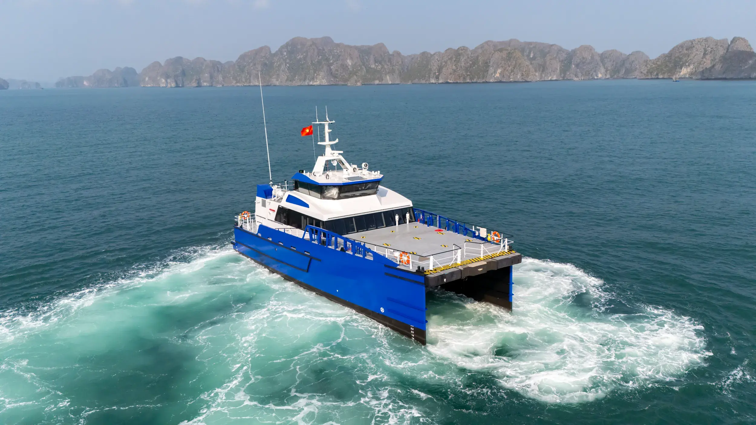 fcs 2710 crewboat 07824 (1)
