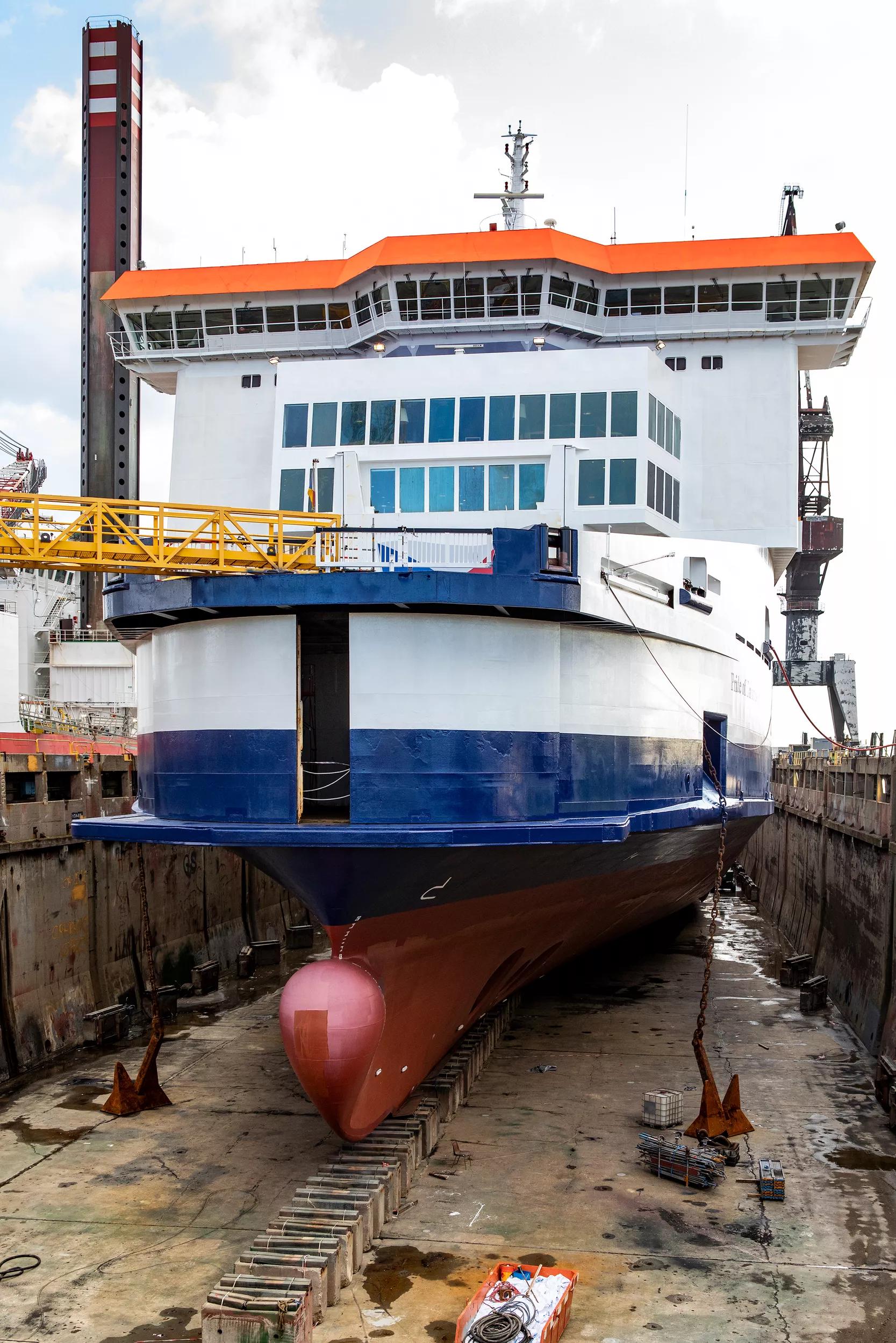 Damen Group subsidiaries join forces for race to get P and O Ferries’ Pride of Canterbury back to work