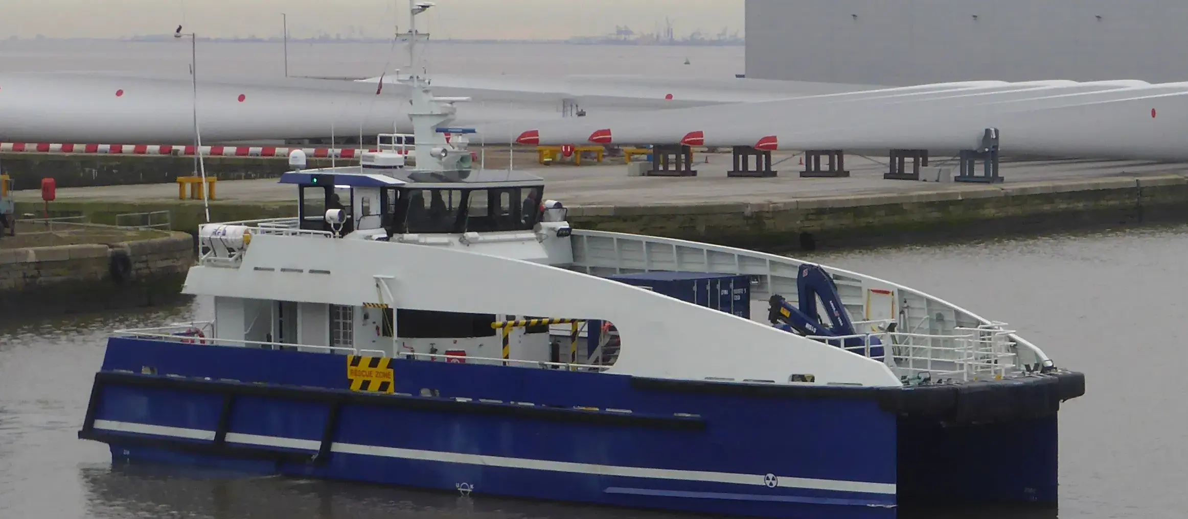 crew transfer vessel 07830 (top)
