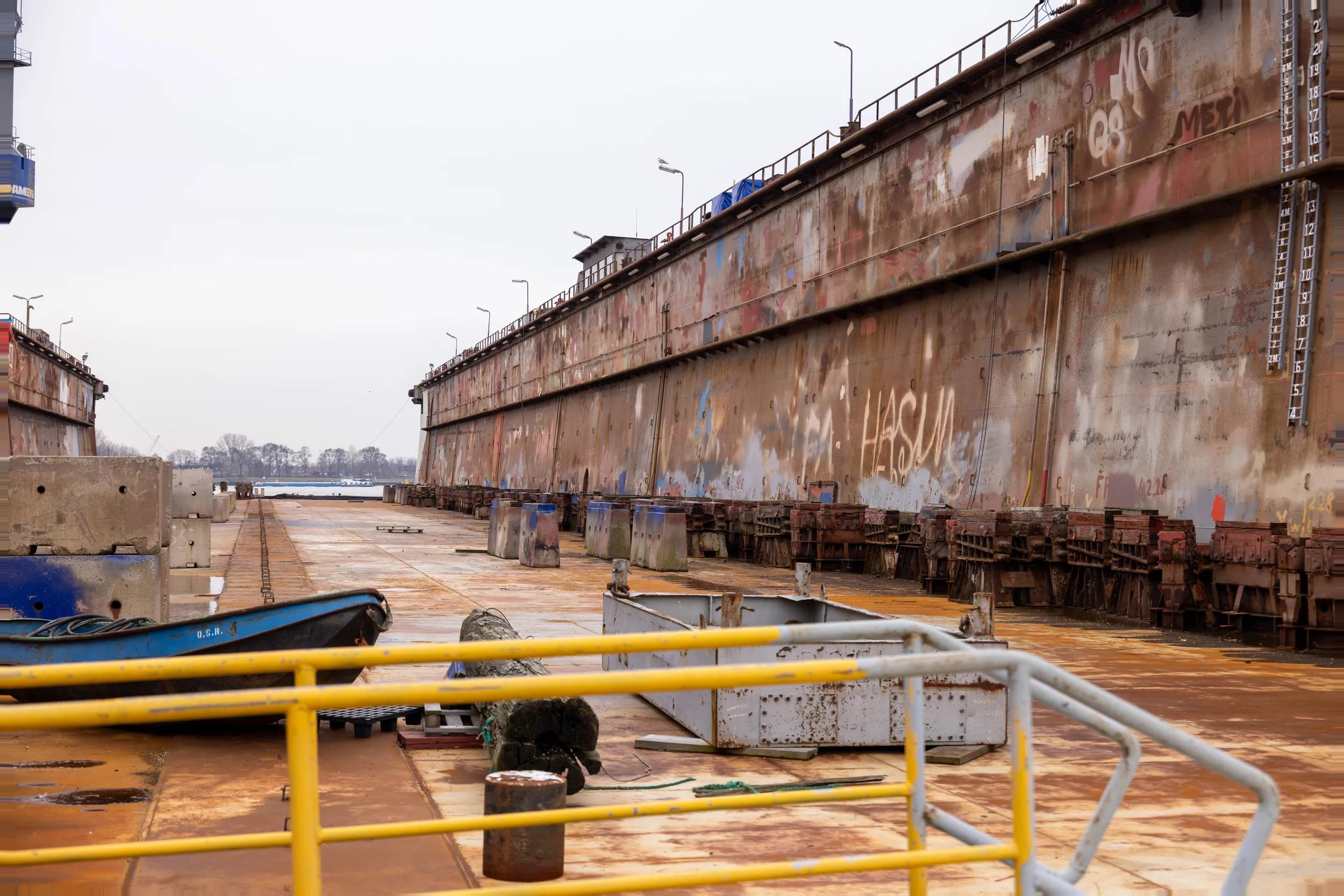 used floating dry dock 07768 (4)