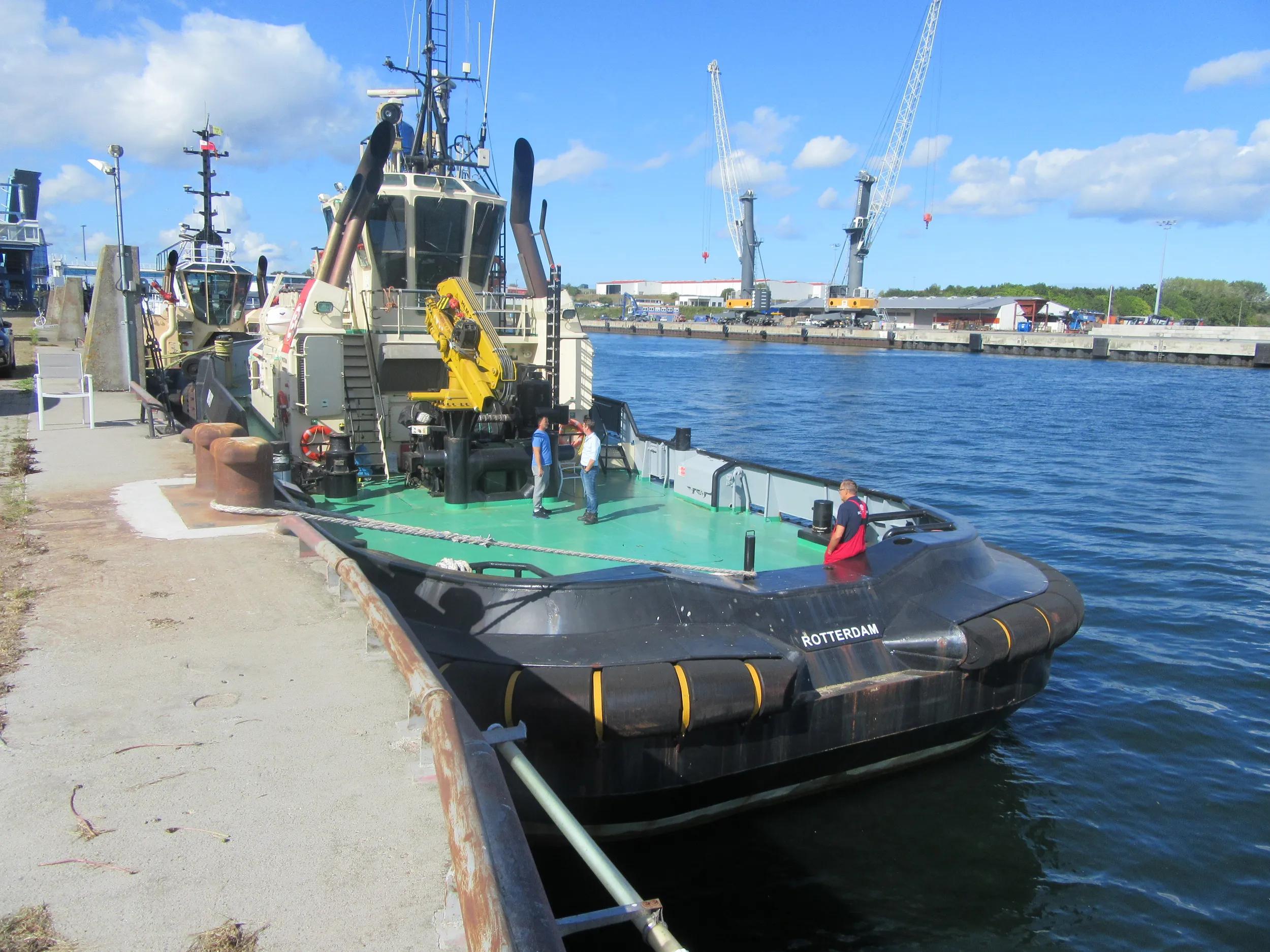 used asd tug 2810 (3)