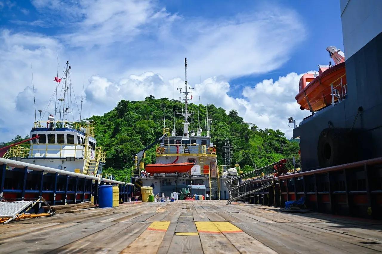 used supply vessel 07841 (3)