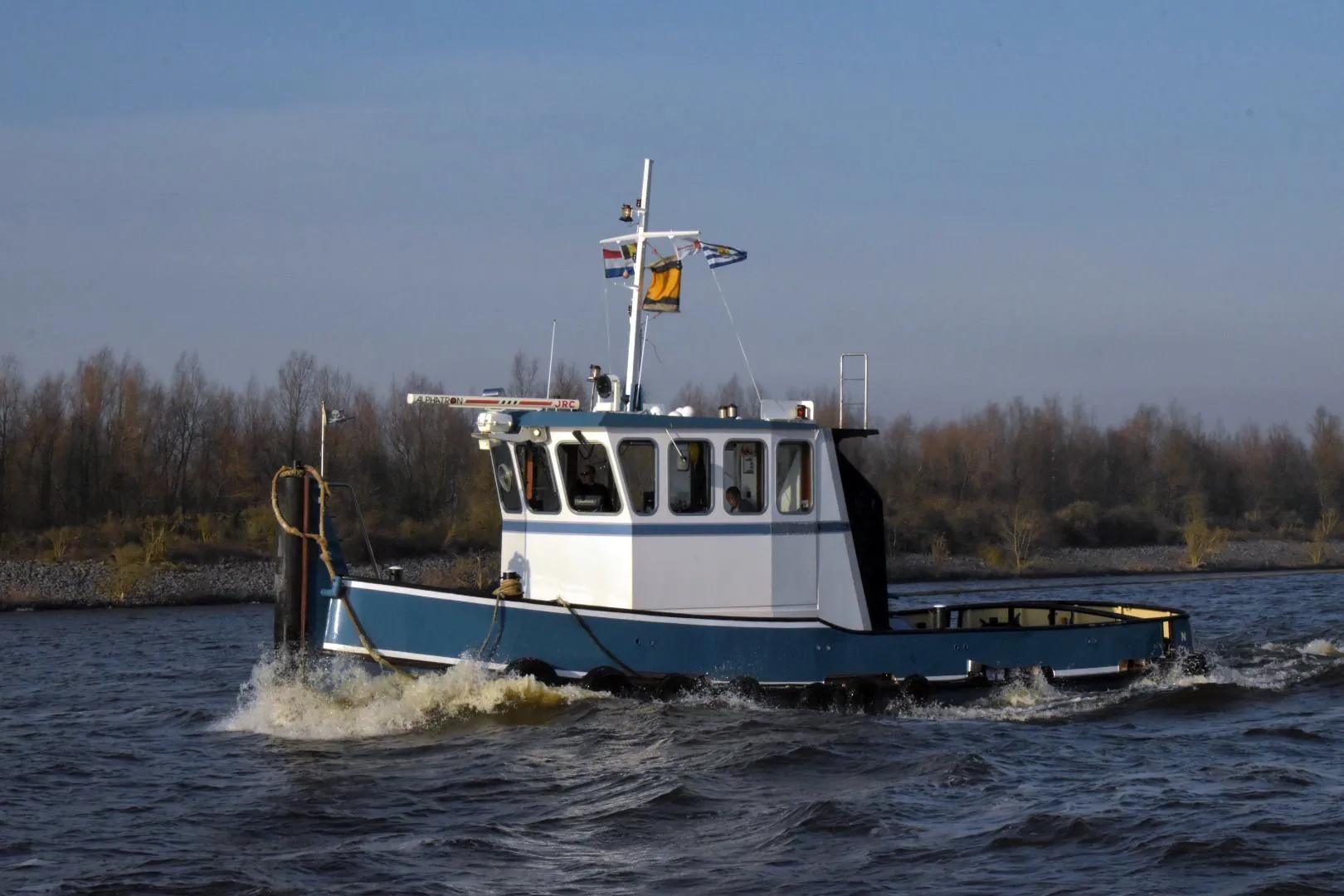used push boat 07844 (1)