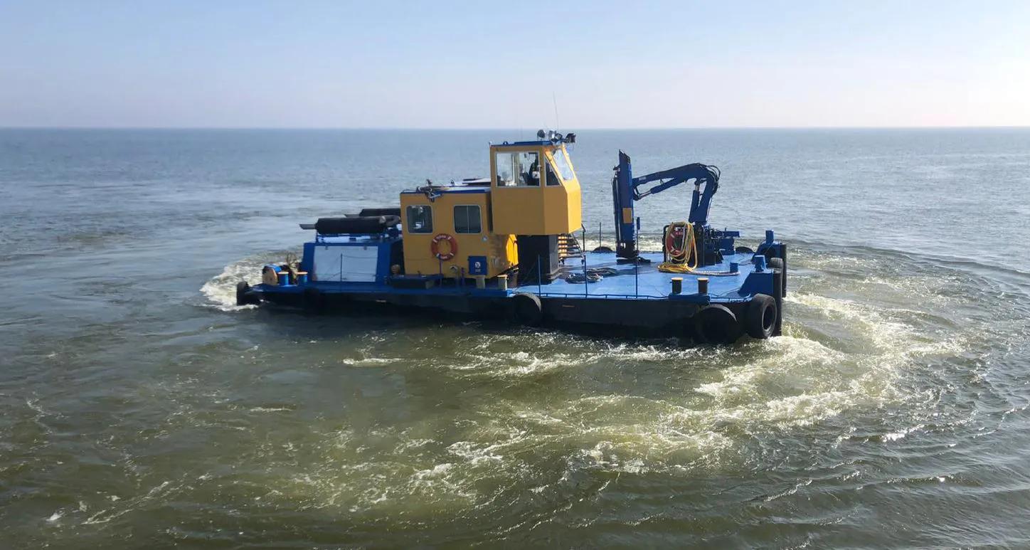 Used shallow multipurpose workboat