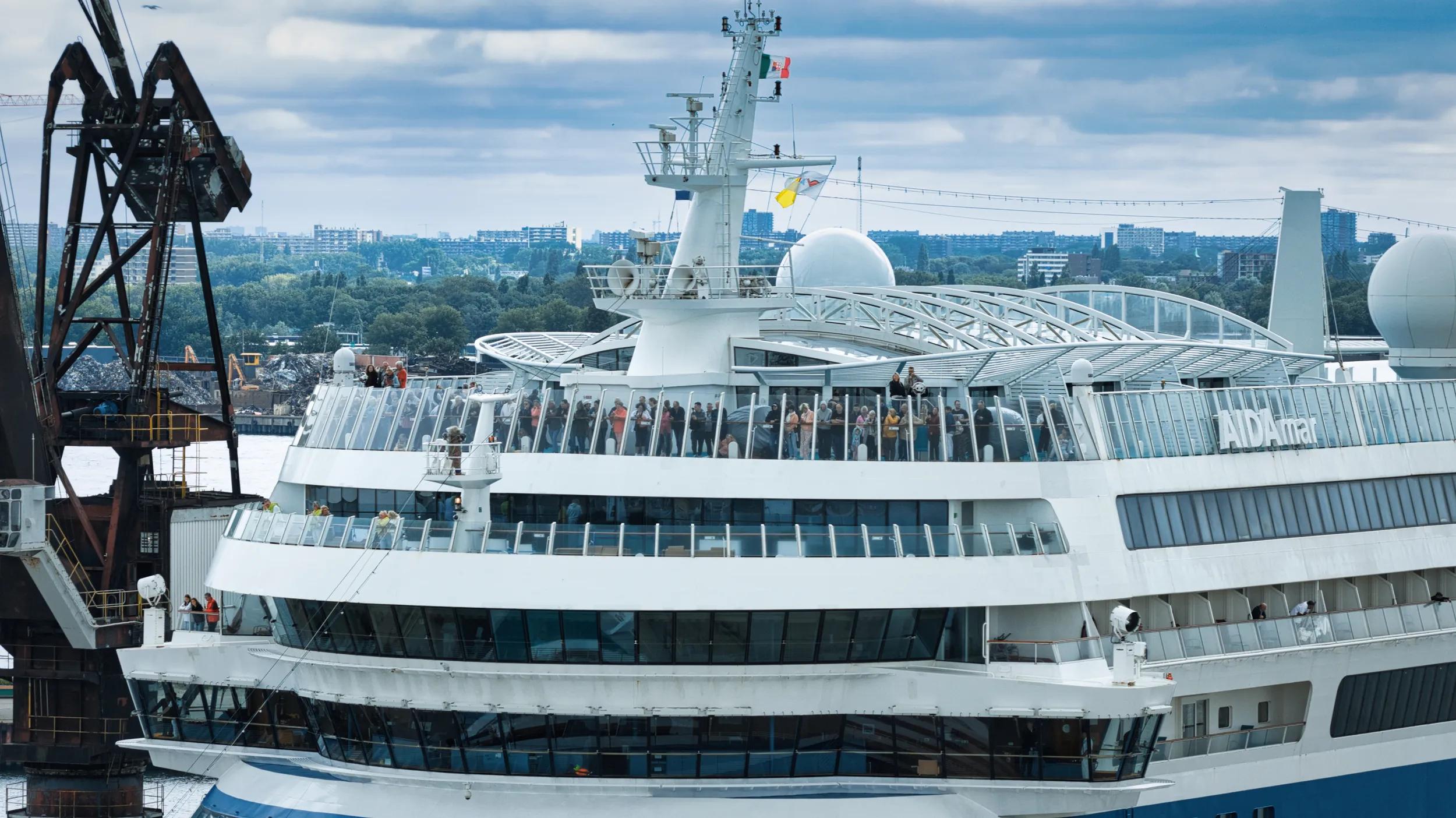 Damen welcomed AIDAmar to drydock 2