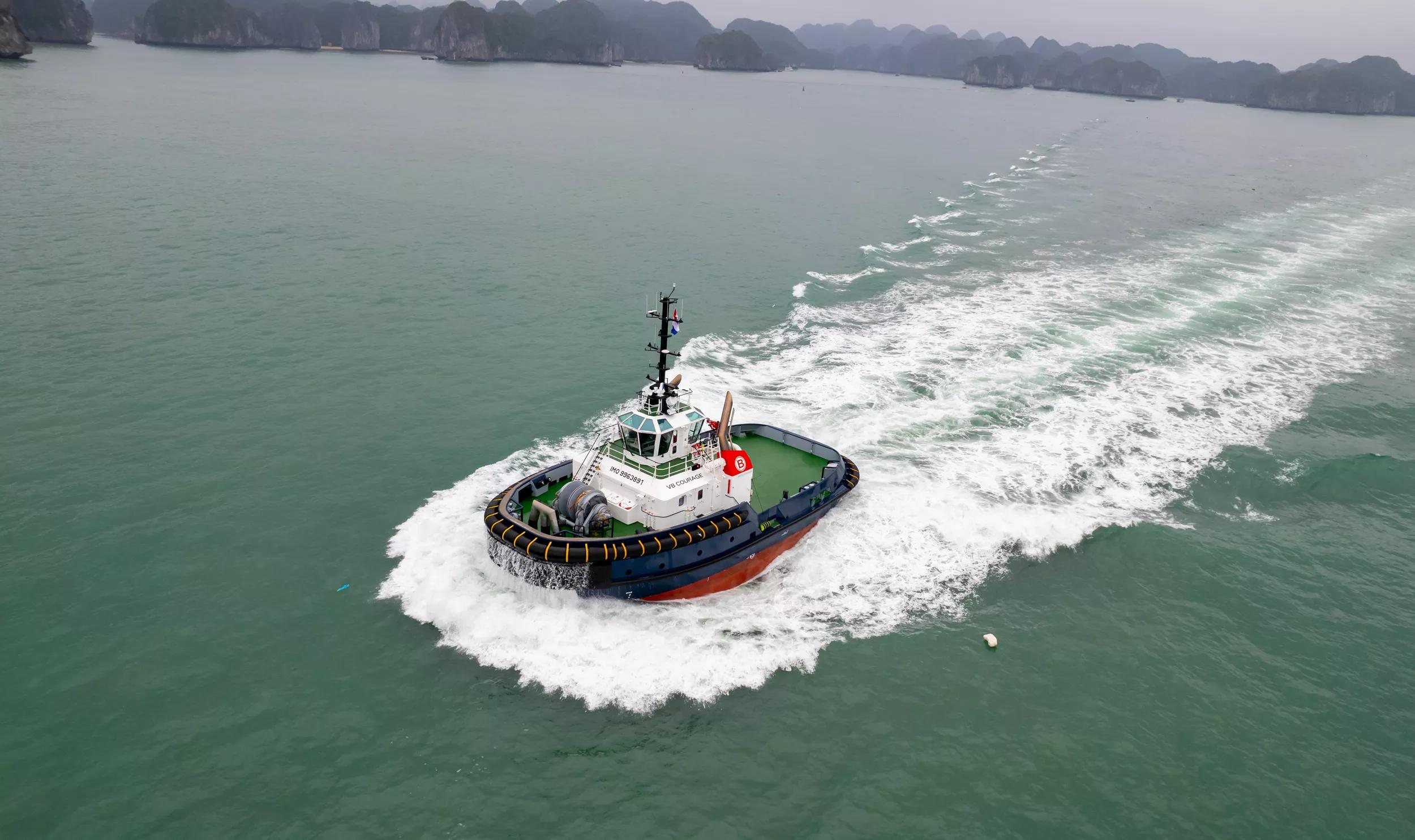 513333-ASD-Tug-2813-VB-COURAGE
