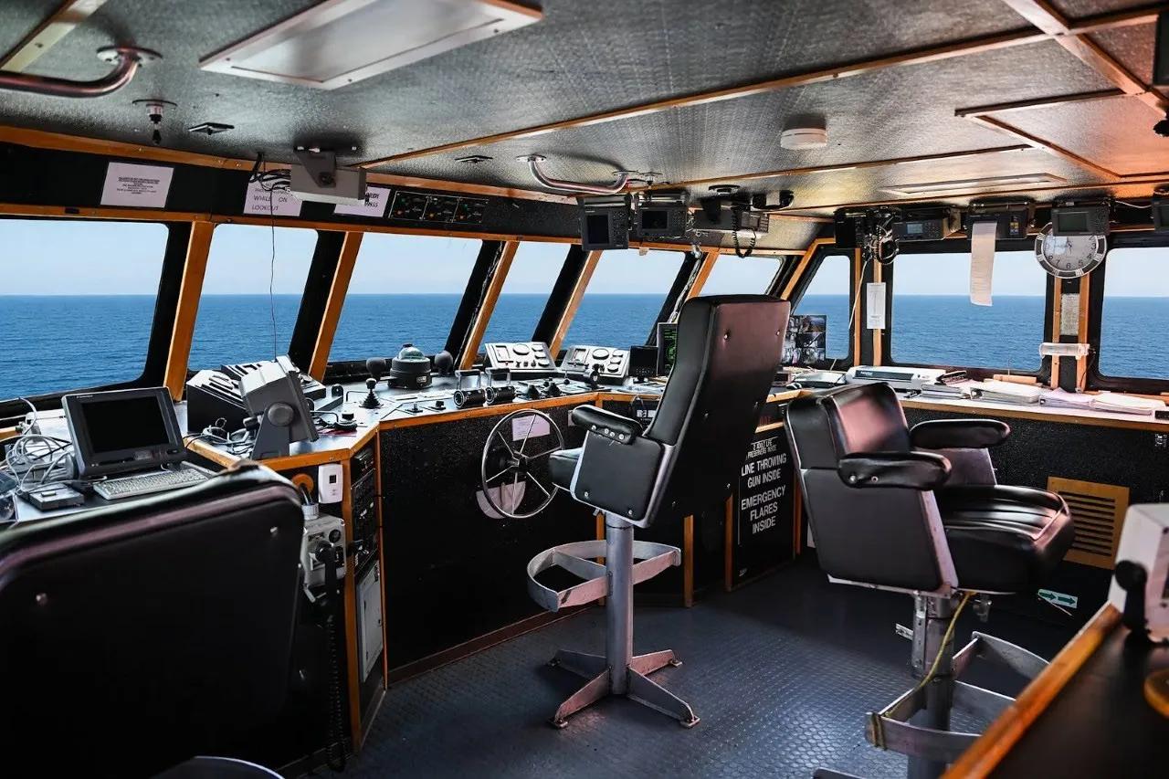 used supply vessel 07842 (4)