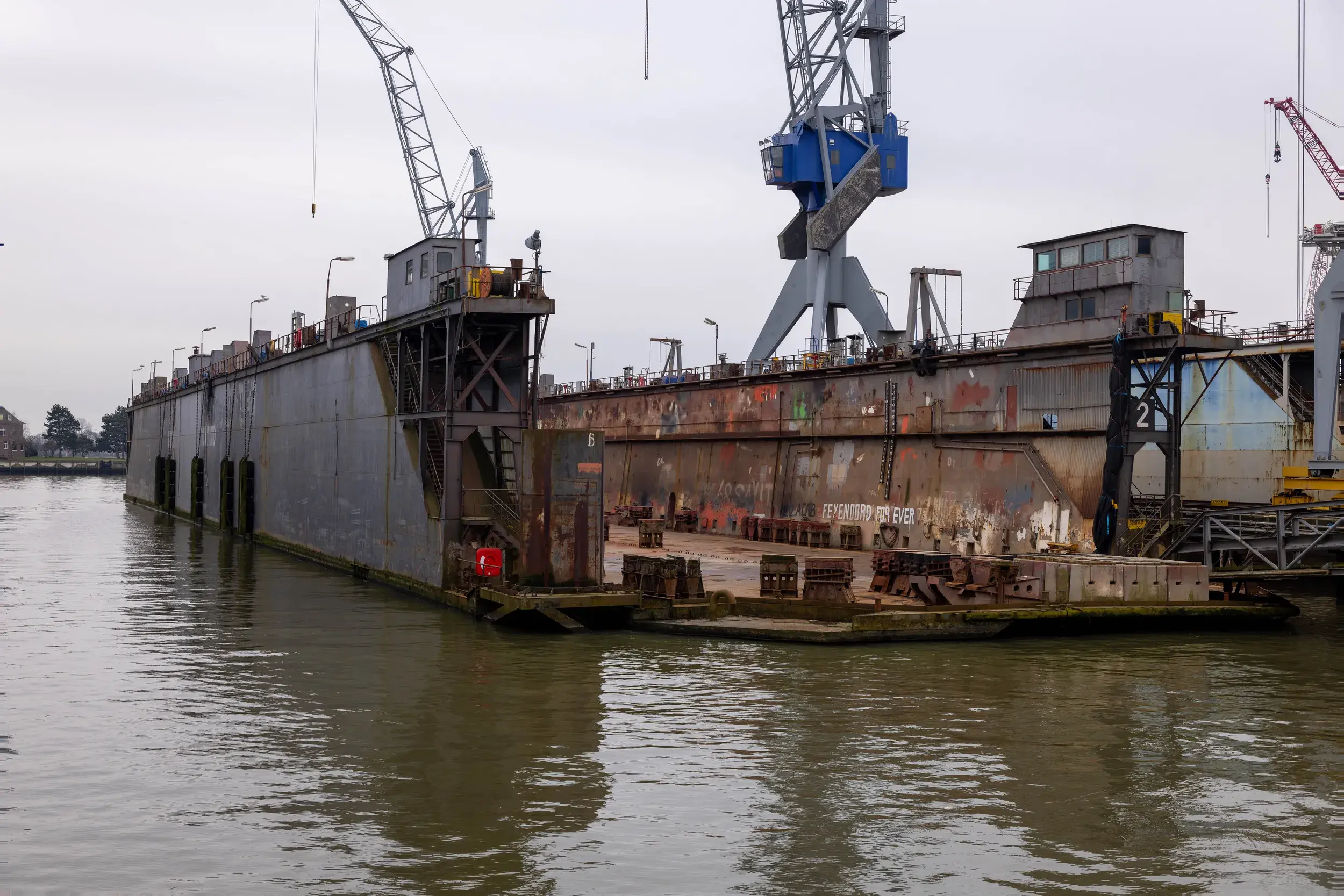 used floating drydock 07769 (1)