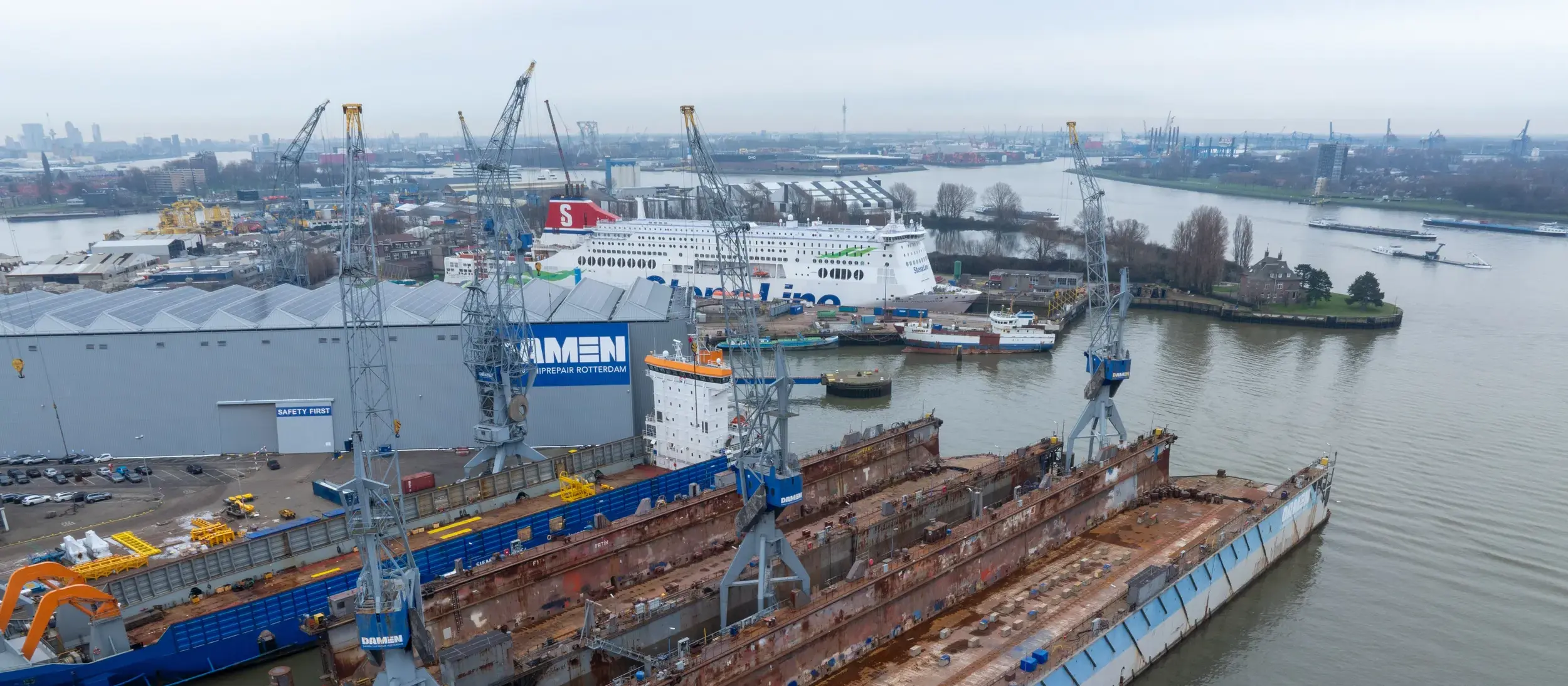 used floating dry dock 07768 (top)