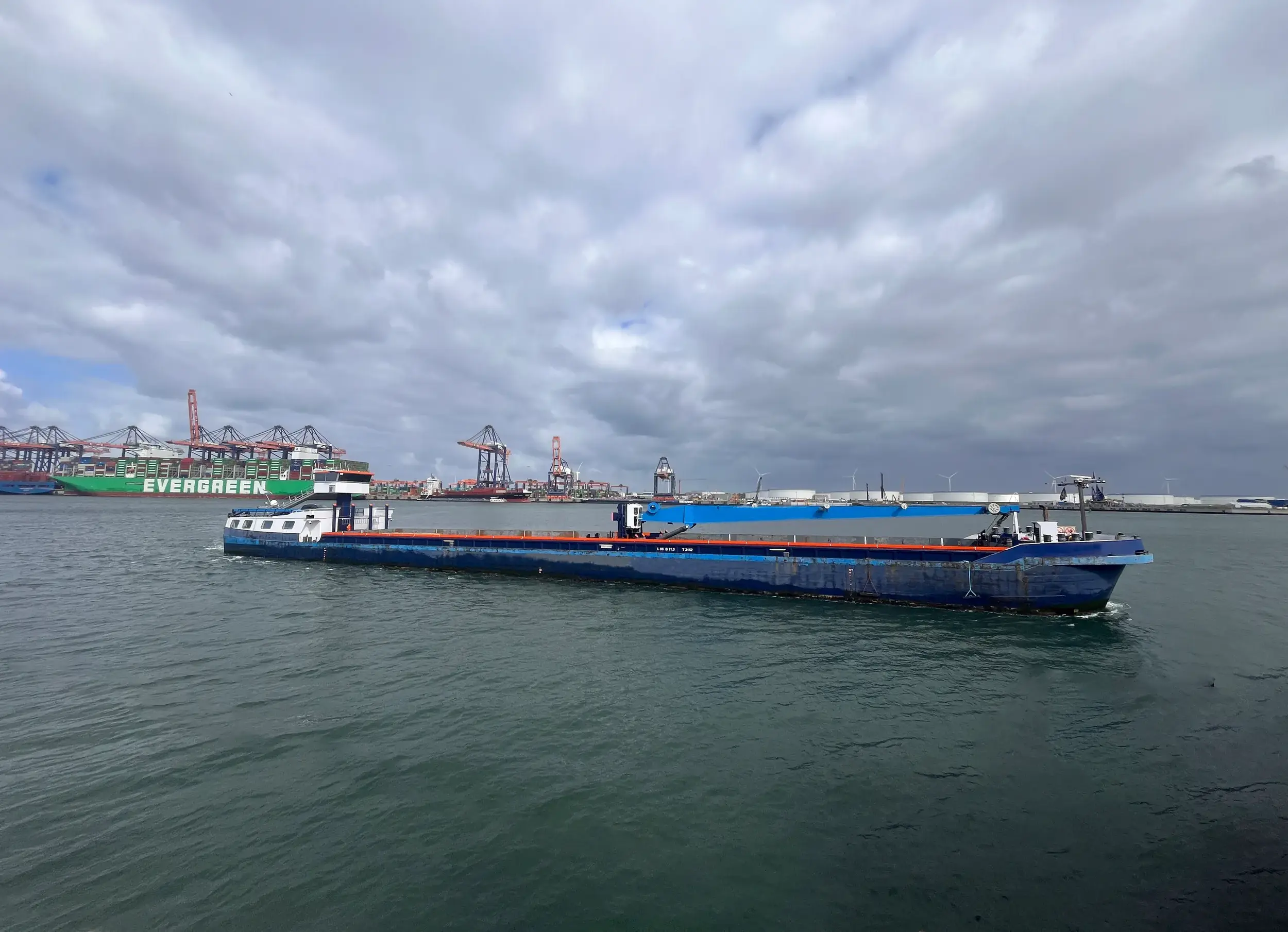 Used inland container barge with crane