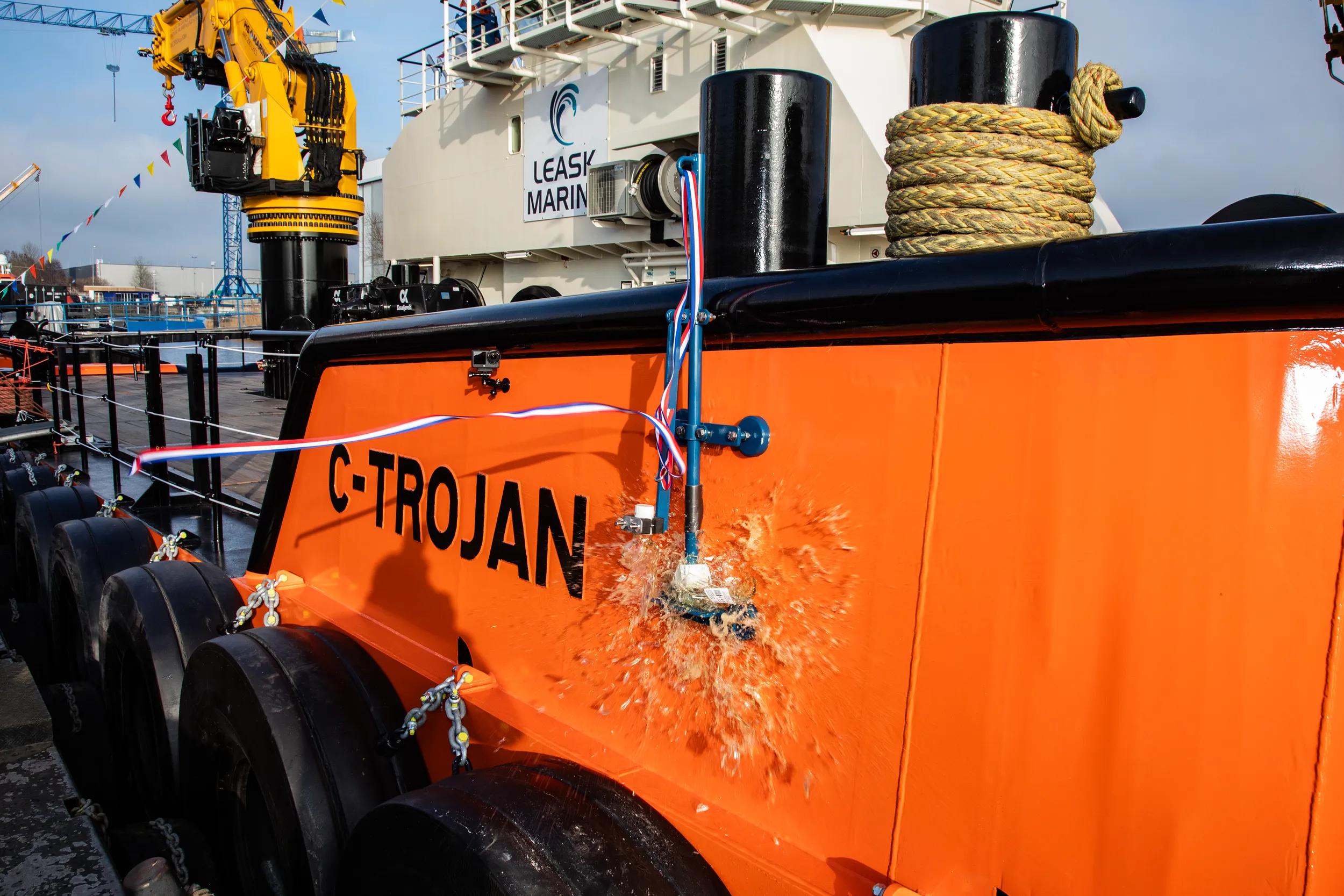 Damen delivers purpose-built MuC 3113 to Leask Marine teaser