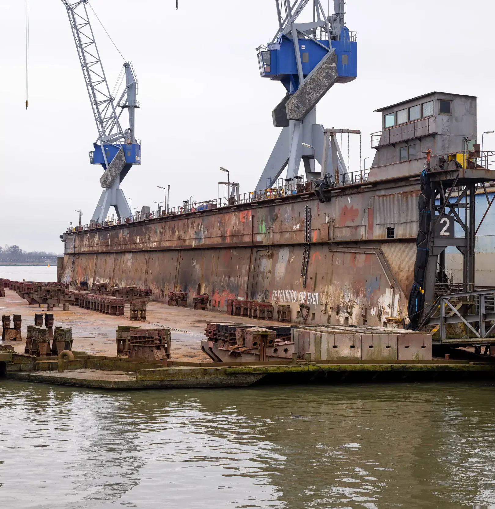 used floating drydock 07769 (3)