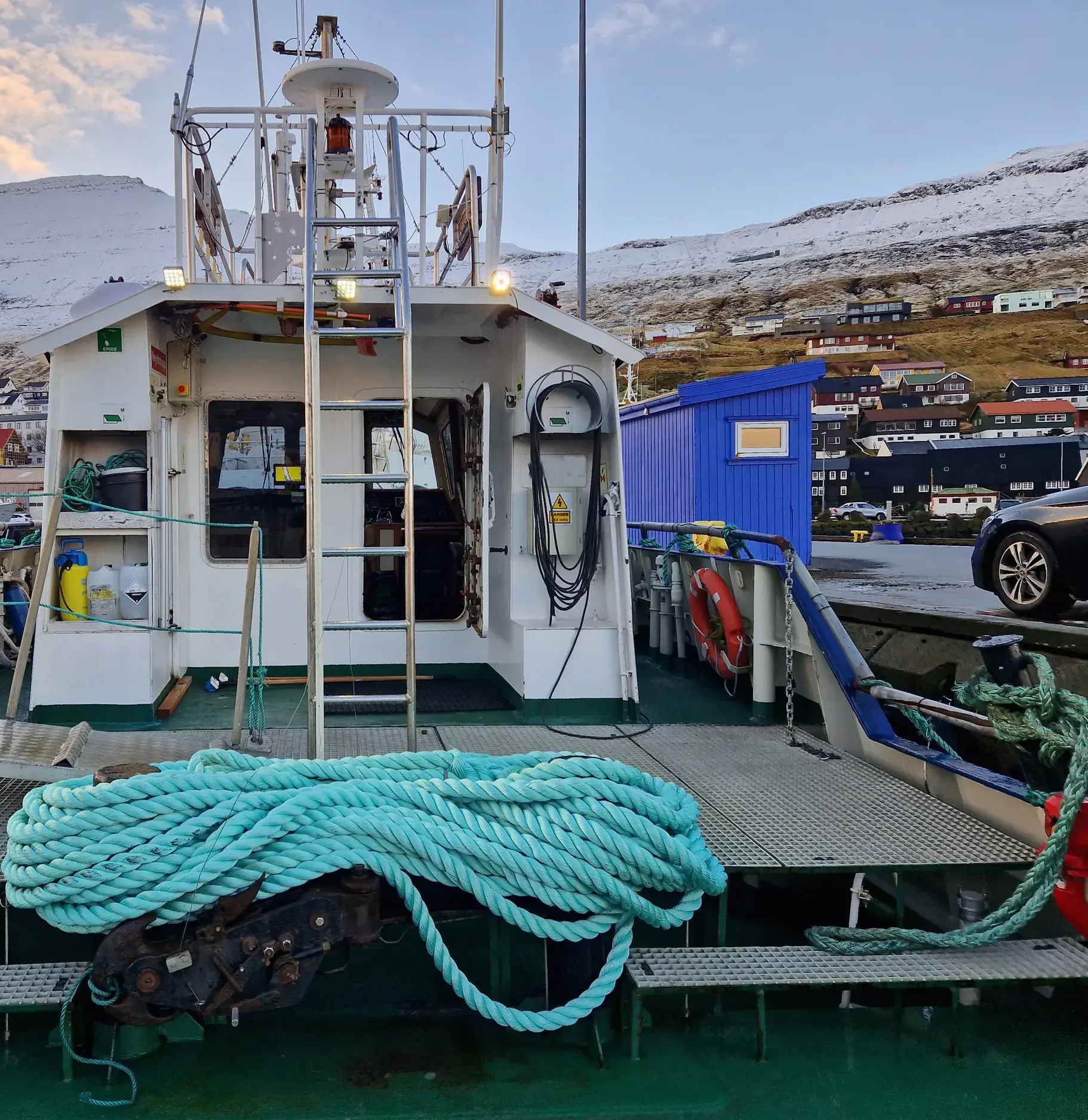 used tug with twin screw propulsion 07775 (4)