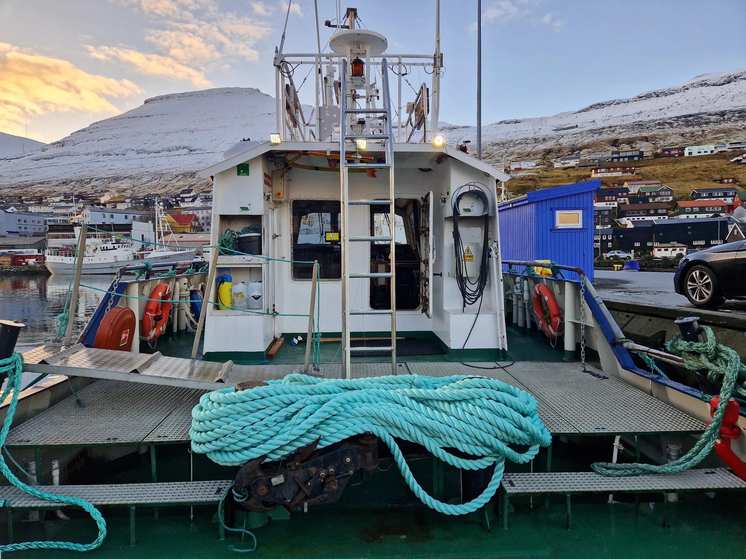 used tug with twin screw propulsion 07775 (4)