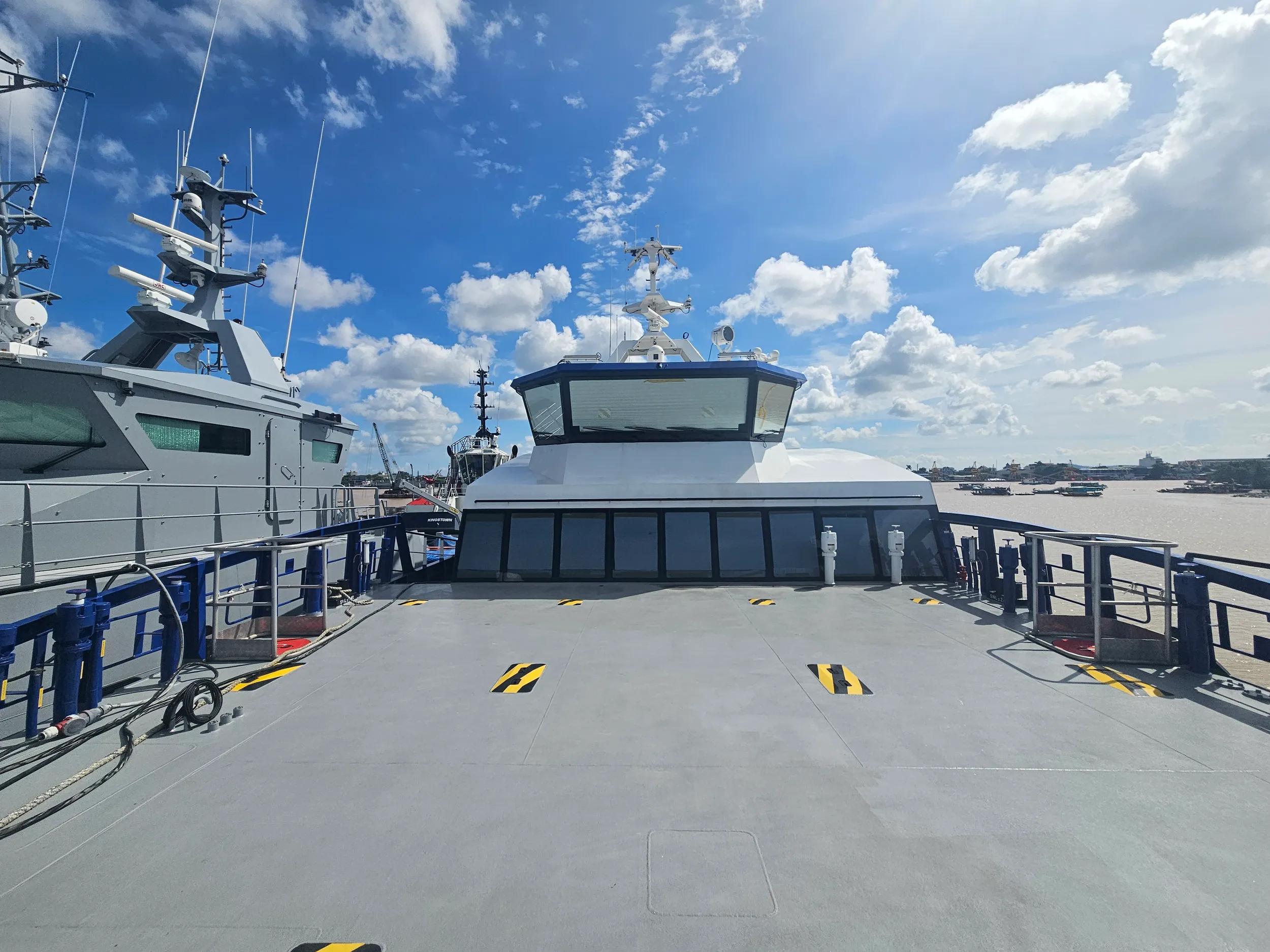 fcs 2710 crewboat aqua victor (4)