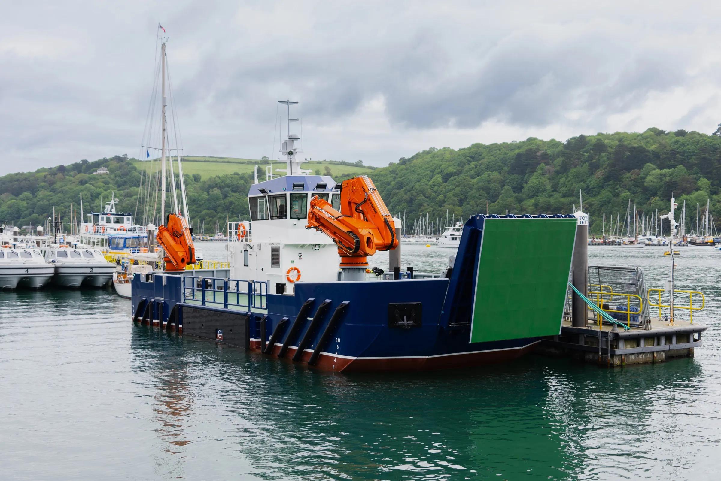 landing utility vessel 2208 (2)