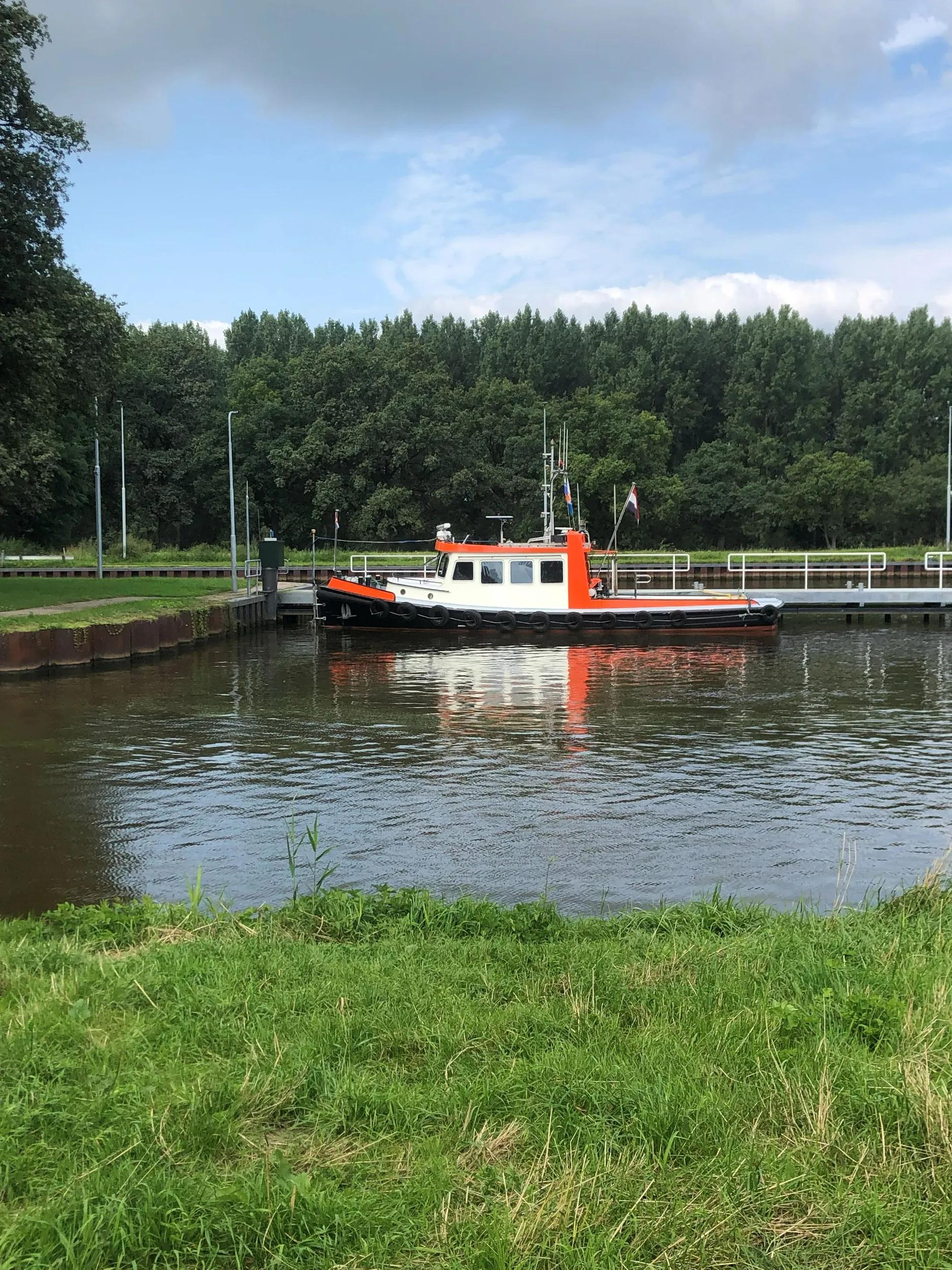 Used tug – survey vessel