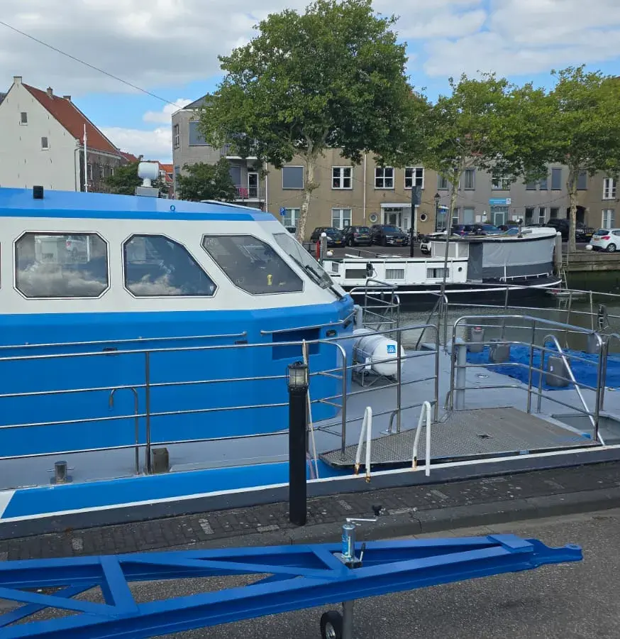 used crewboat / windfarm support vessel (2)
