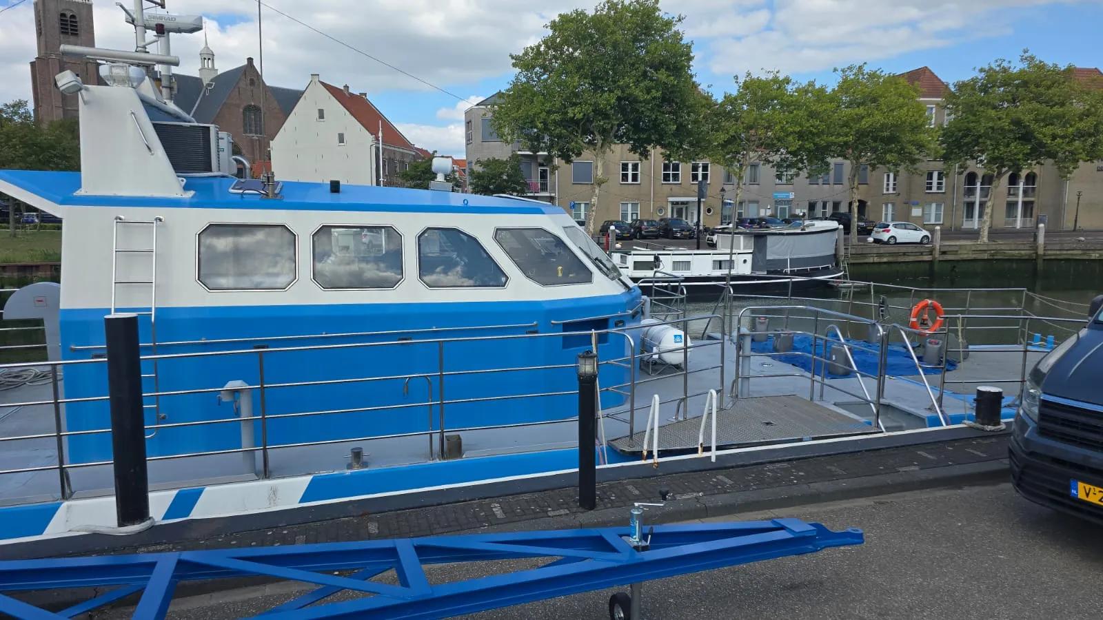 used crewboat / windfarm support vessel (2)