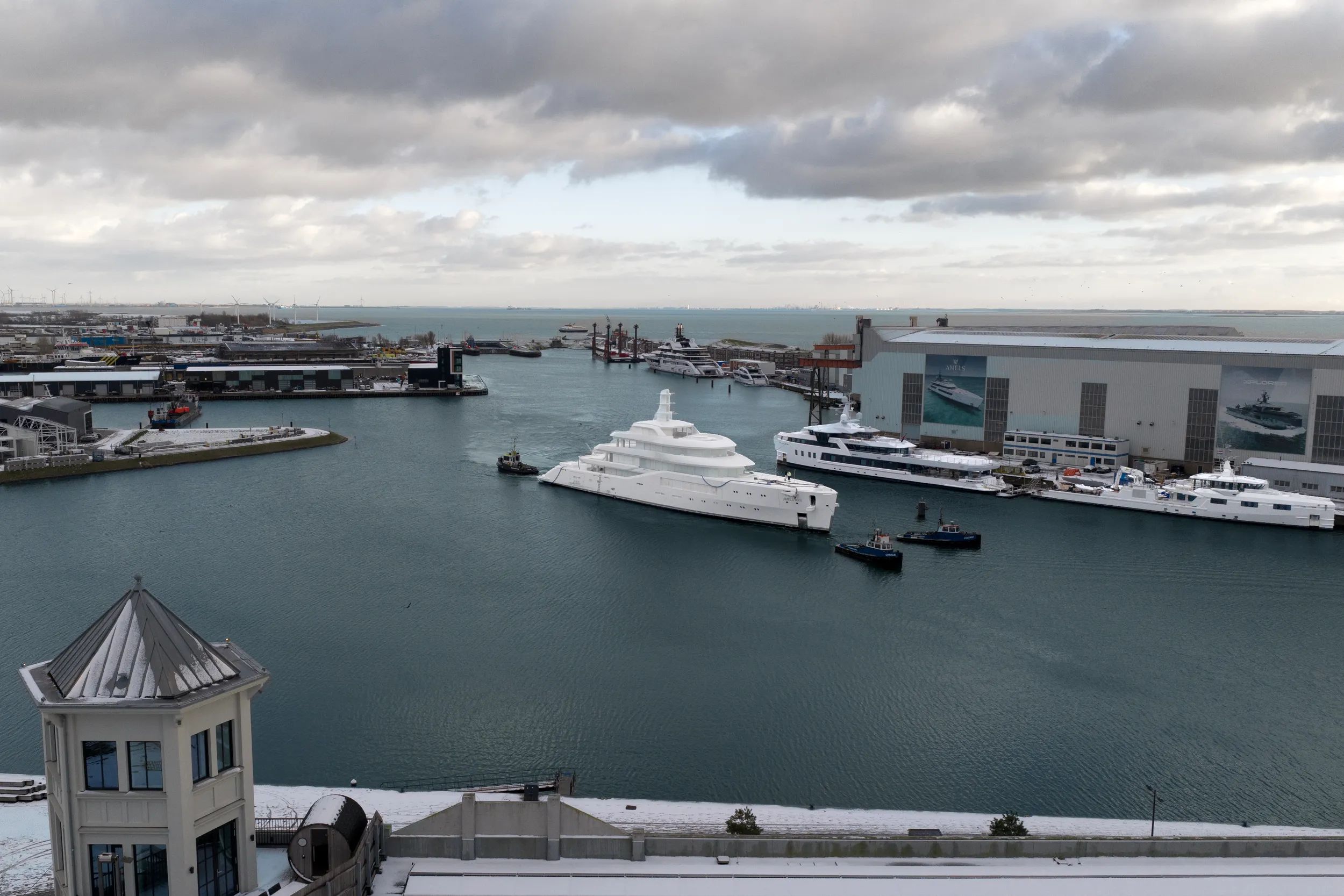 Damen Yachting proudly marks the first hull arrival of 2026 in Vlissingen, the Netherlands, with the latest Amels 80. 
