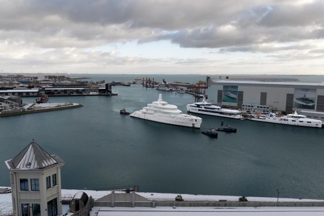 Damen Yachting proudly marks the first hull arrival of 2026 in Vlissingen, the Netherlands, with the latest Amels 80. 