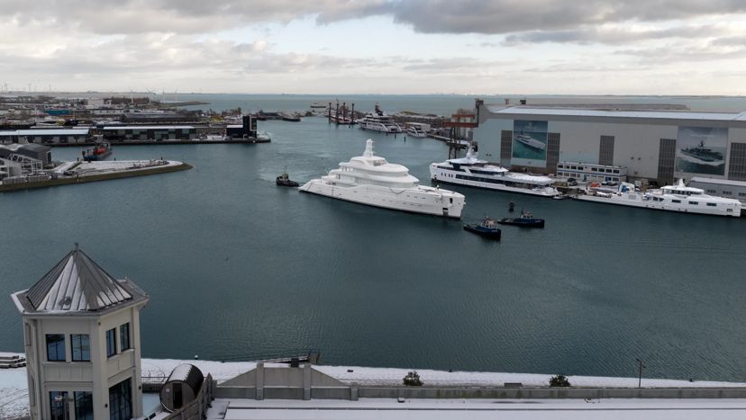 Damen Yachting proudly marks the first hull arrival of 2026 in Vlissingen, the Netherlands, with the latest Amels 80. 
