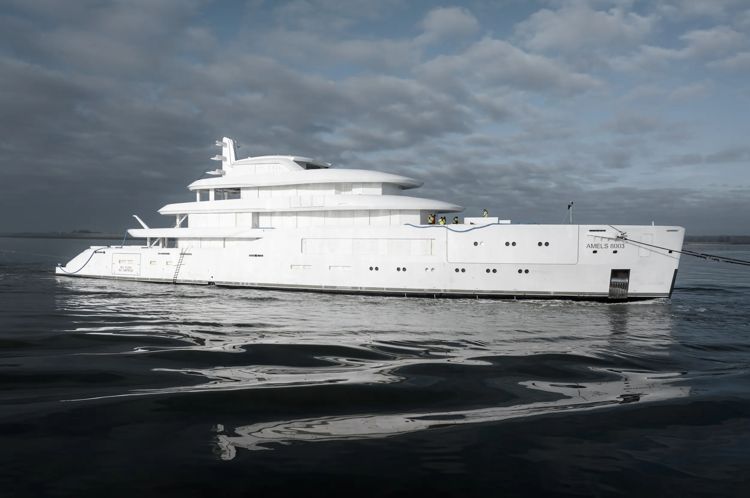 Third Amels 80 hull